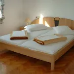 App Zardin Mit Balkon By Interhome