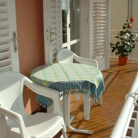 App Zardin Mit Balkon By Interhome