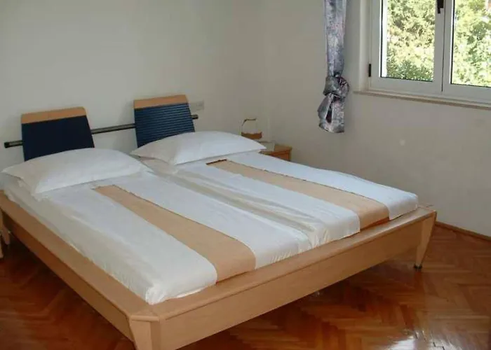 App Zardin Mit Balkon By Interhome