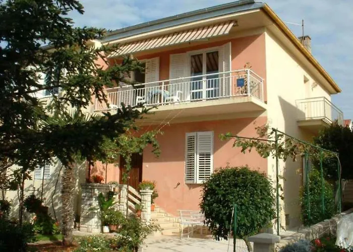 App Zardin Mit Balkon By Interhome Apartamento