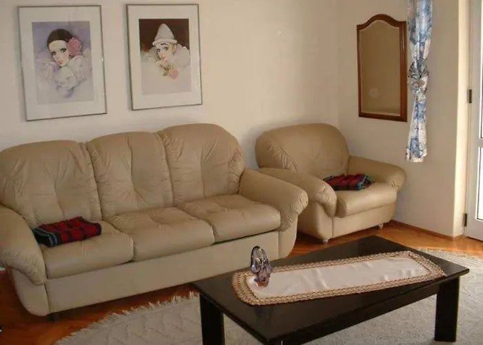 App Zardin Mit Balkon By Interhome *